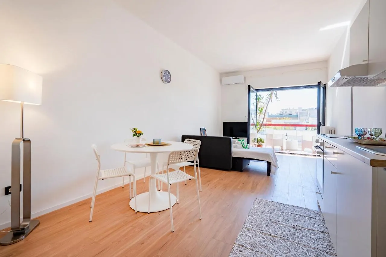 Central & Elegant Loft - With Balcony Bari Apartament