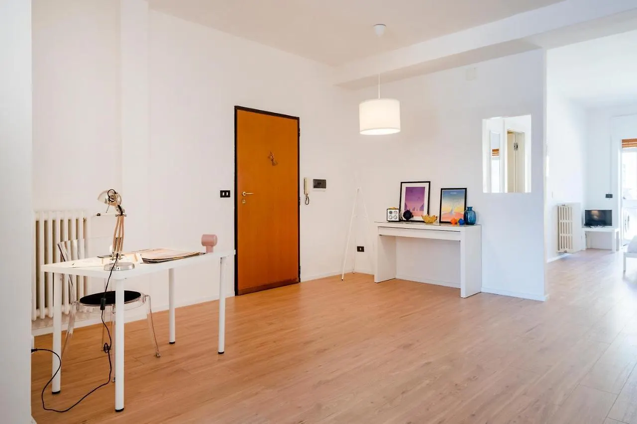 Central & Elegant Loft - With Balcony Bari 0*,  Italy